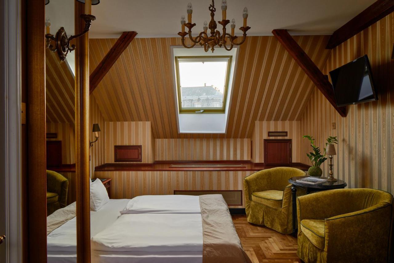 Double Attic Room,828712691:JPEG
