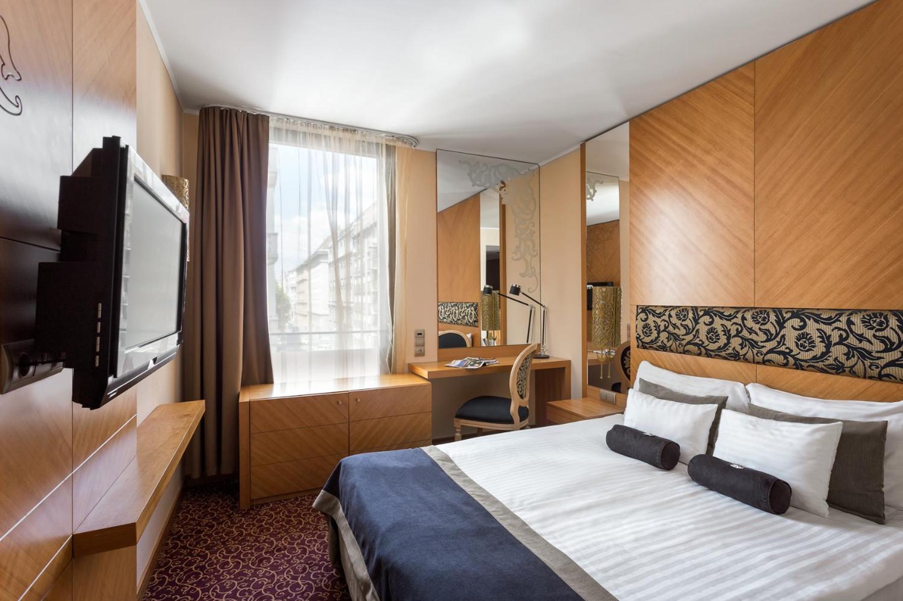 Standard Double Room,1209785569:JPEG