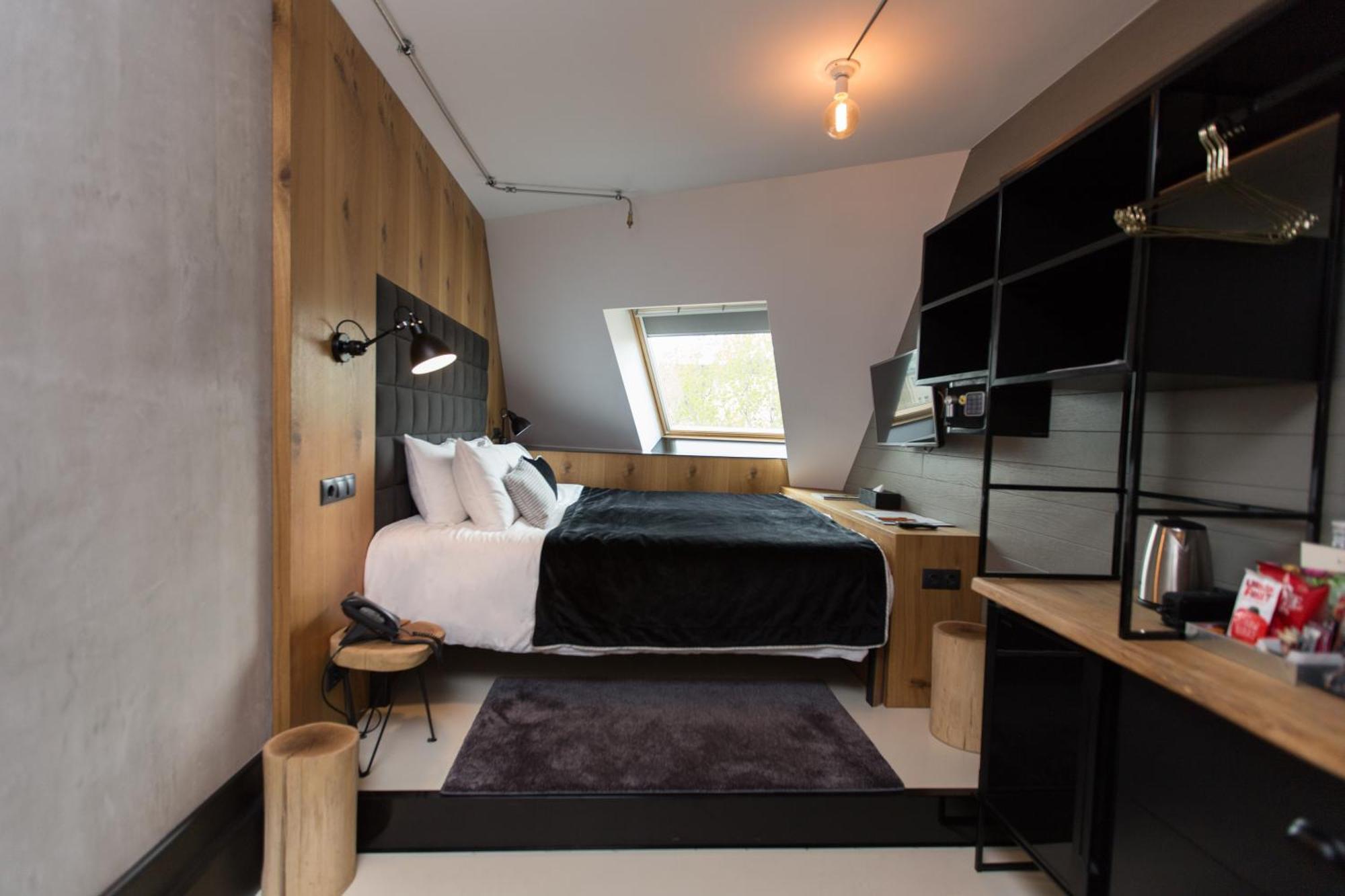 Small Double Room,997885284:JPEG