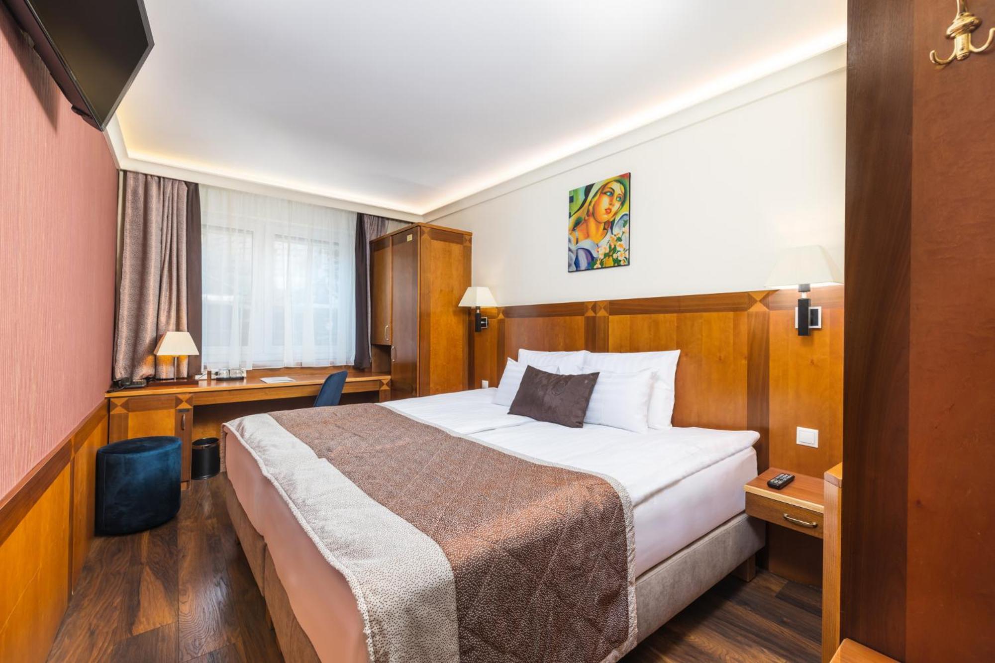 Standard Room,1609308043:JPEG