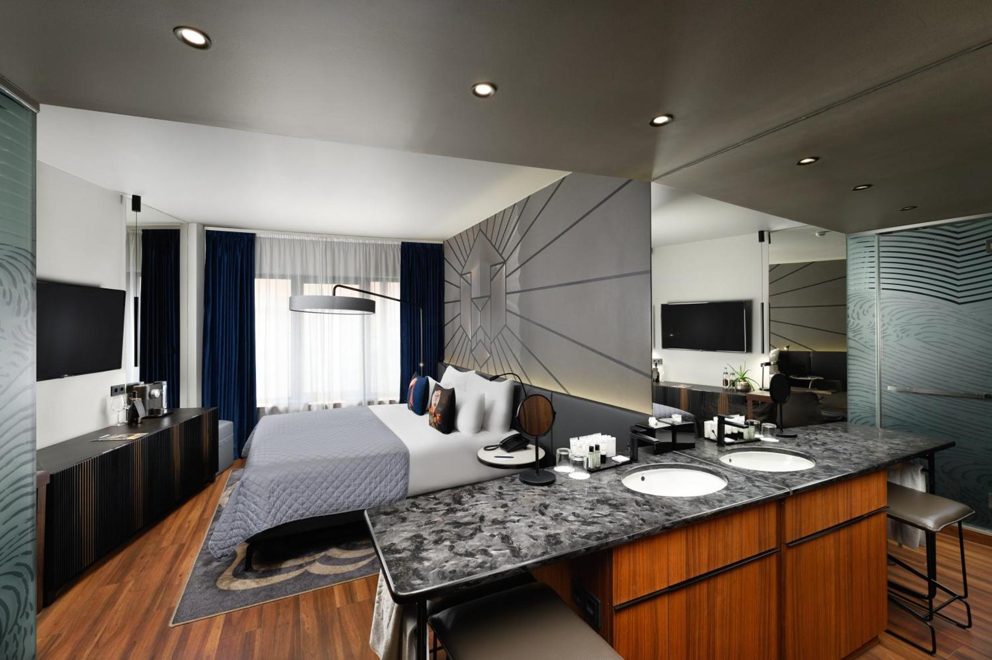 Double Courtyard Room,1612990280:JPEG