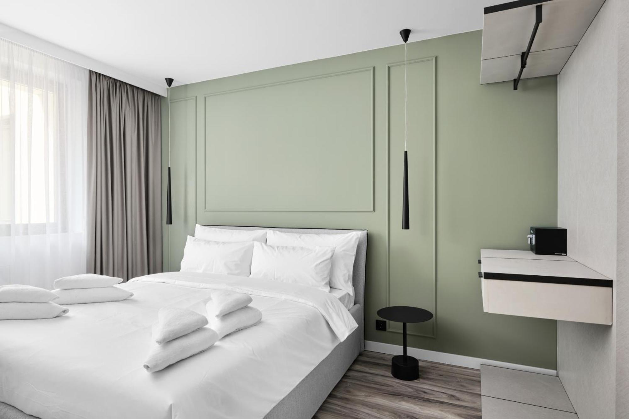 Three-Bedroom Penthouse Apartment,1637599038:JPEG