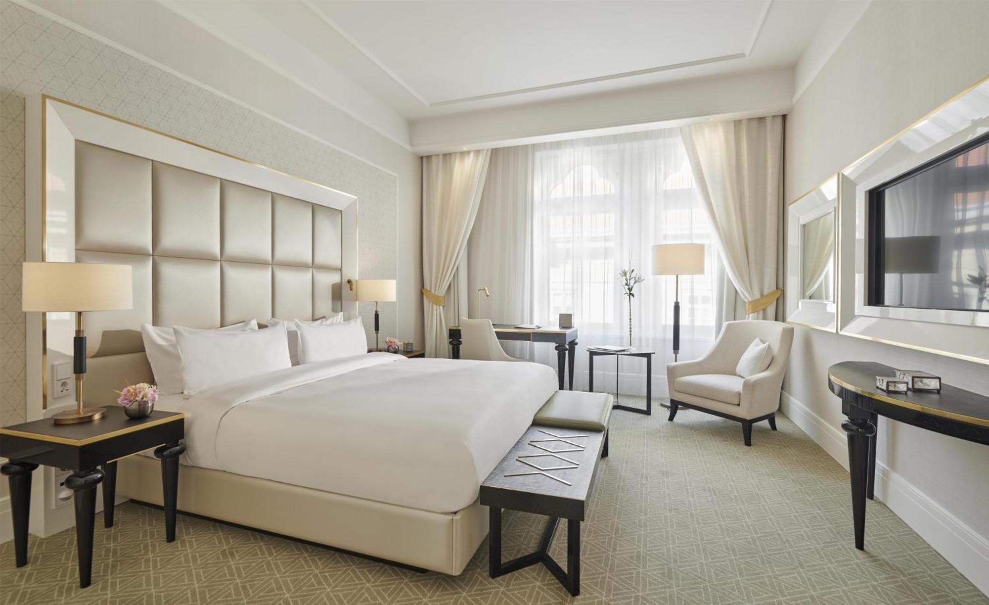 Deluxe King Room,1743208484:JPEG