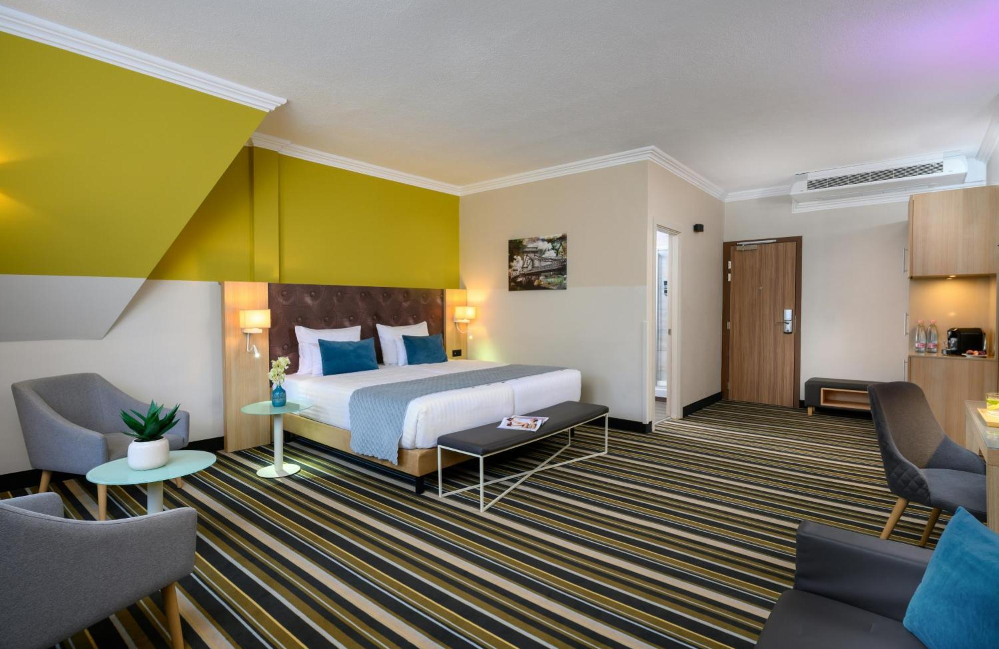 Superior Double or Twin Room,1746816843:JPEG