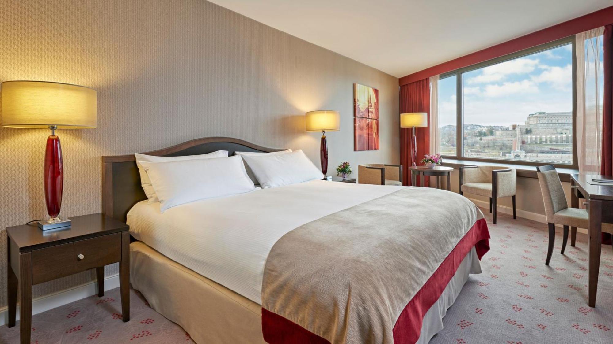 Premium Queen Room River View Top Floor