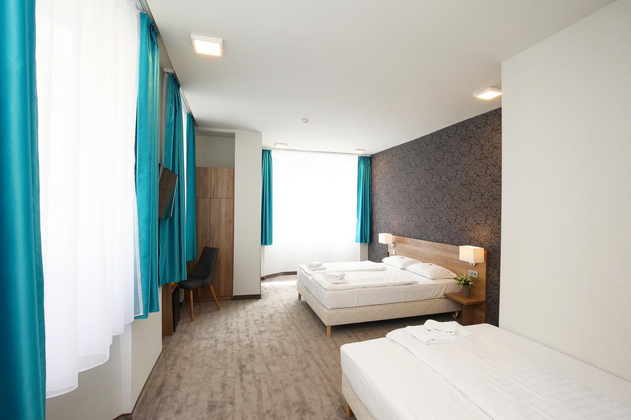Family Double Room,790365858:JPEG