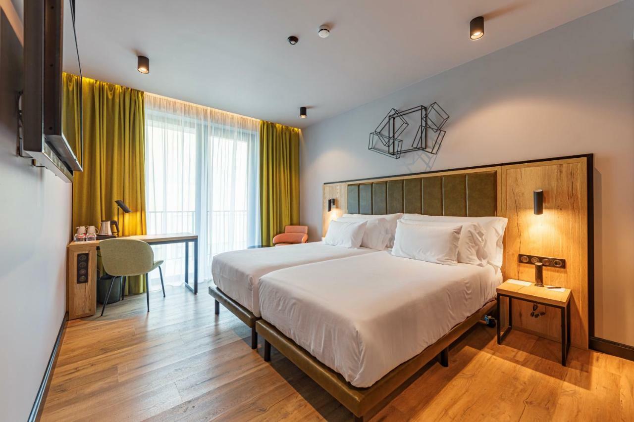 Superior Double or Twin Room,912923980:JPEG